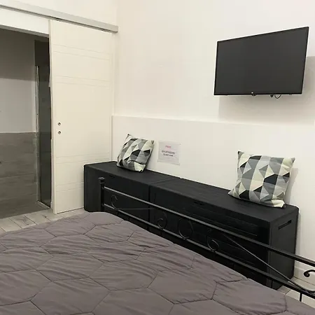 N° 1 Flat Airport דירה פיזה